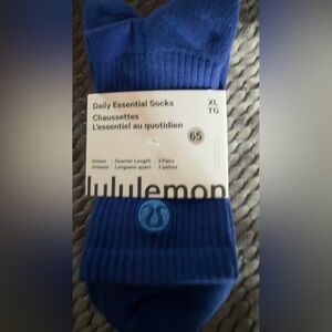 Lululemon new 3 pack crew Socks - XL
